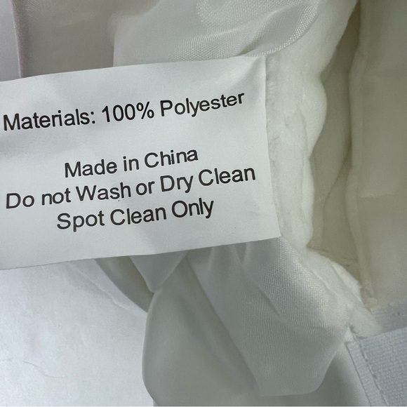 The Christmas Shoppe Hobby Lobby Christmas Tree Skirt Measure 48” White Quilted - Picture 4 of 7